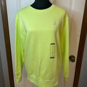 Nike Men’s Sportswear Club Crewneck Sweatshirt